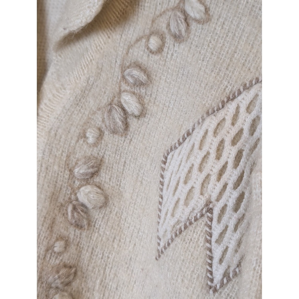 Lovely Collection‎ Vintage Cream Knit Cardigan Sweater Embroidered Floral Wool? - Picture 2 of 4